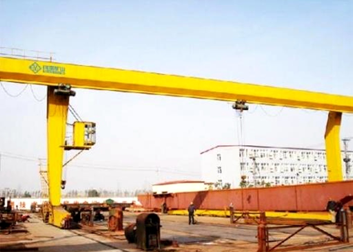 L型偏挂式电动葫芦门式起重机